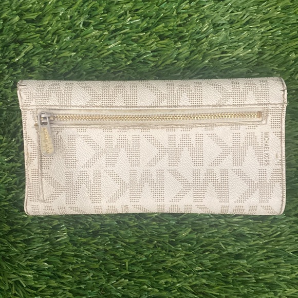 Michael Kors Woman’s Wallet - Picture 7 of 7